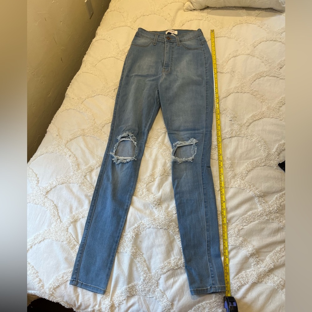Vibrant MIU distressed Jeans